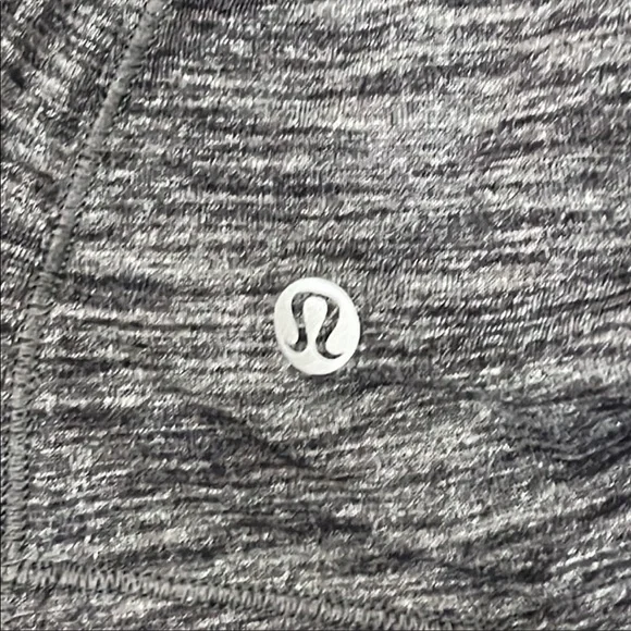 Lululemon Grey Twist Back Tank With Built In Sports Bra - Size 4 - Picture 7 of 7